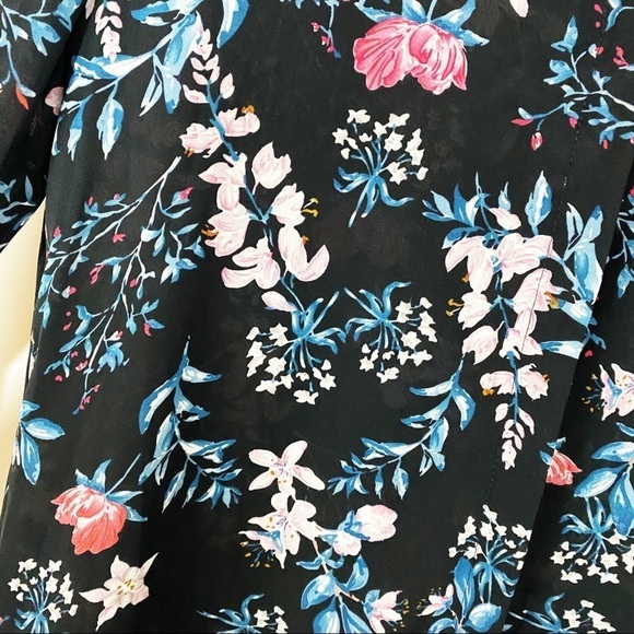 Violet + Claire Black Floral Blouse - Picture 4 of 5